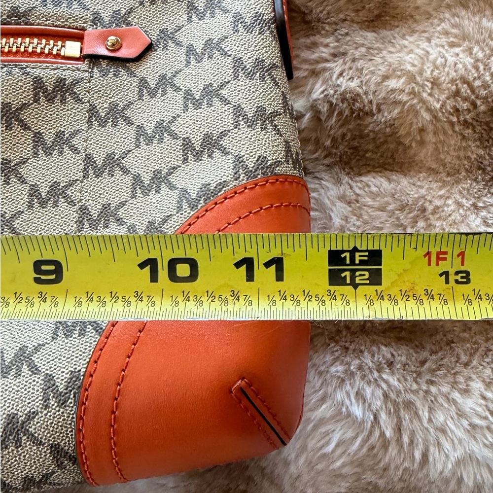 Michael Kors Beige and Orange Shoulder Bag - Picture 6 of 12